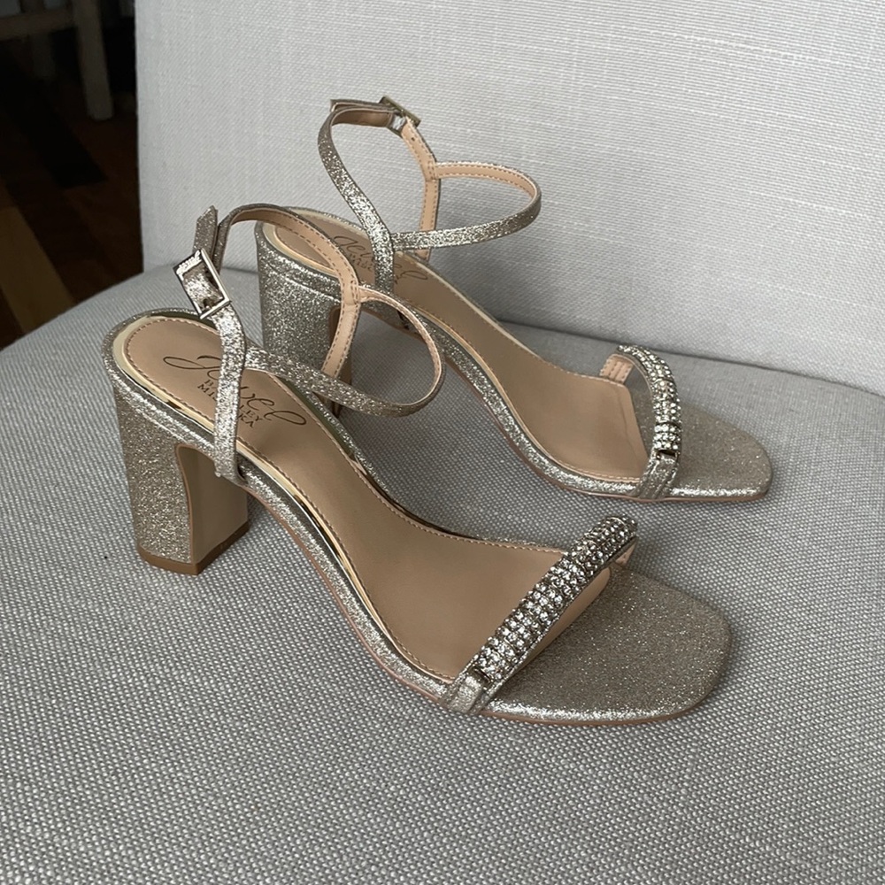 Jewell Badgley Mischka Charlee Block Heel Sandal—light gold